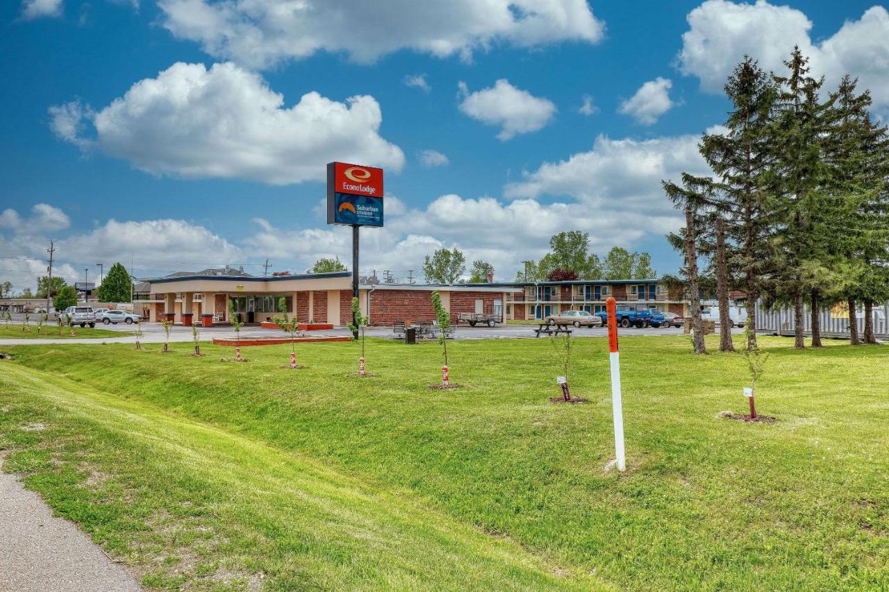 Suburban Neenah-appleton Hotel 2*
