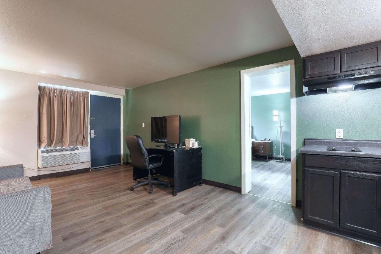 Hotel Suburban Neenah-appleton 2*